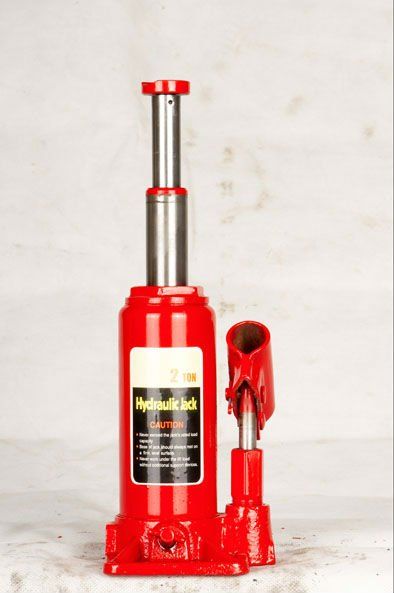 2 Ton Two-Stage Hydraulic Bottle Jack T02002 – main view